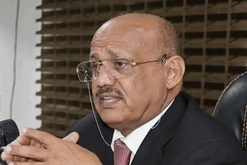 Image from يمن ديلي نيوز: *محافظ البنك المركزي اليمني: سعر الصرف في مناطق الحوثيين وهمي ومفروض ب...