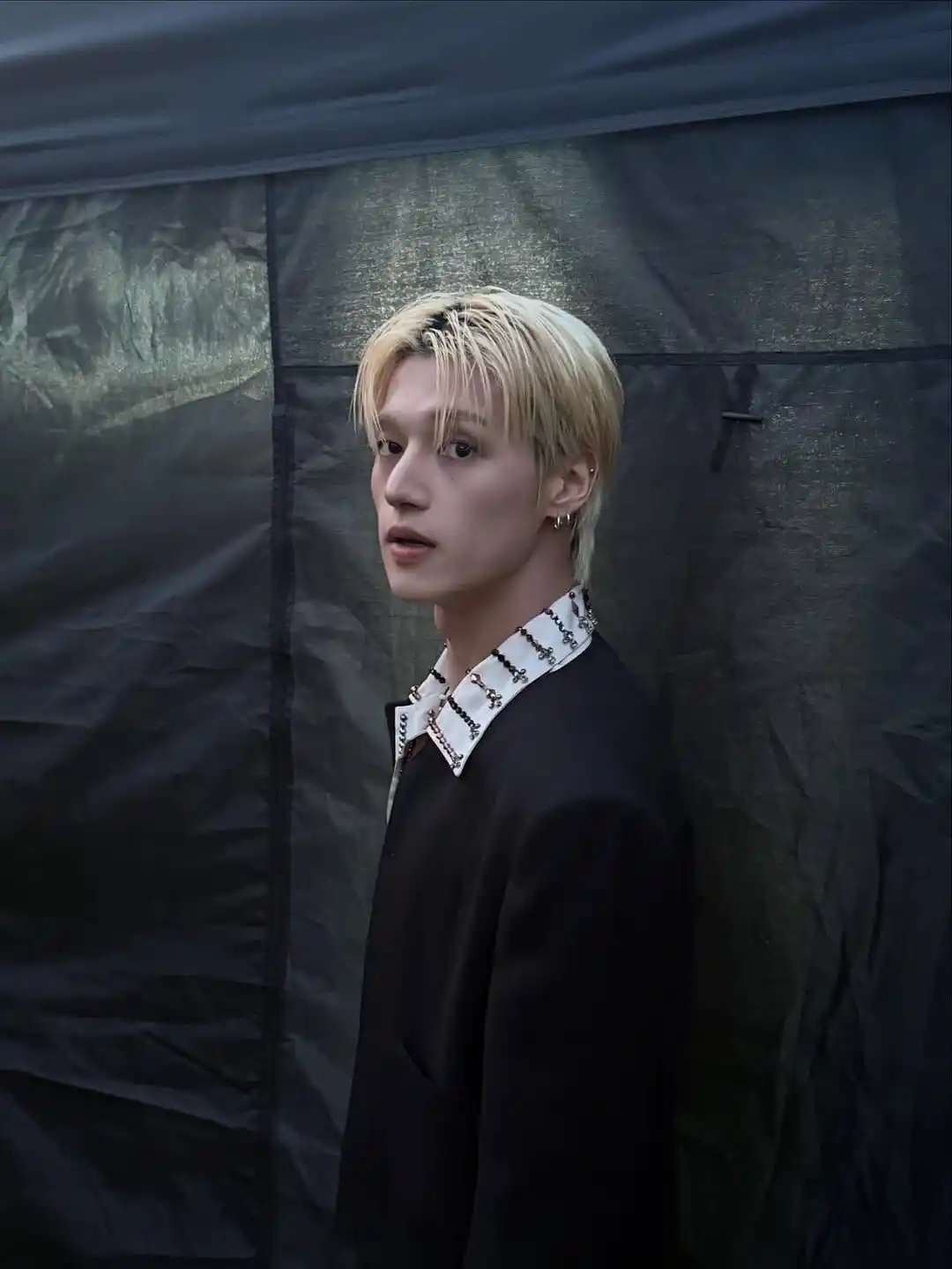 Image from 𝟖 𝐌𝐀𝐊𝐄𝐒 𝟏 𝐓𝐄𝐀𝐌 | ATEEZ UPDATES: *{WOOYOUNG} 📸 Instagram Post update 𓃠*  🐈‍⬛: 🤫  <a class="text-blu...