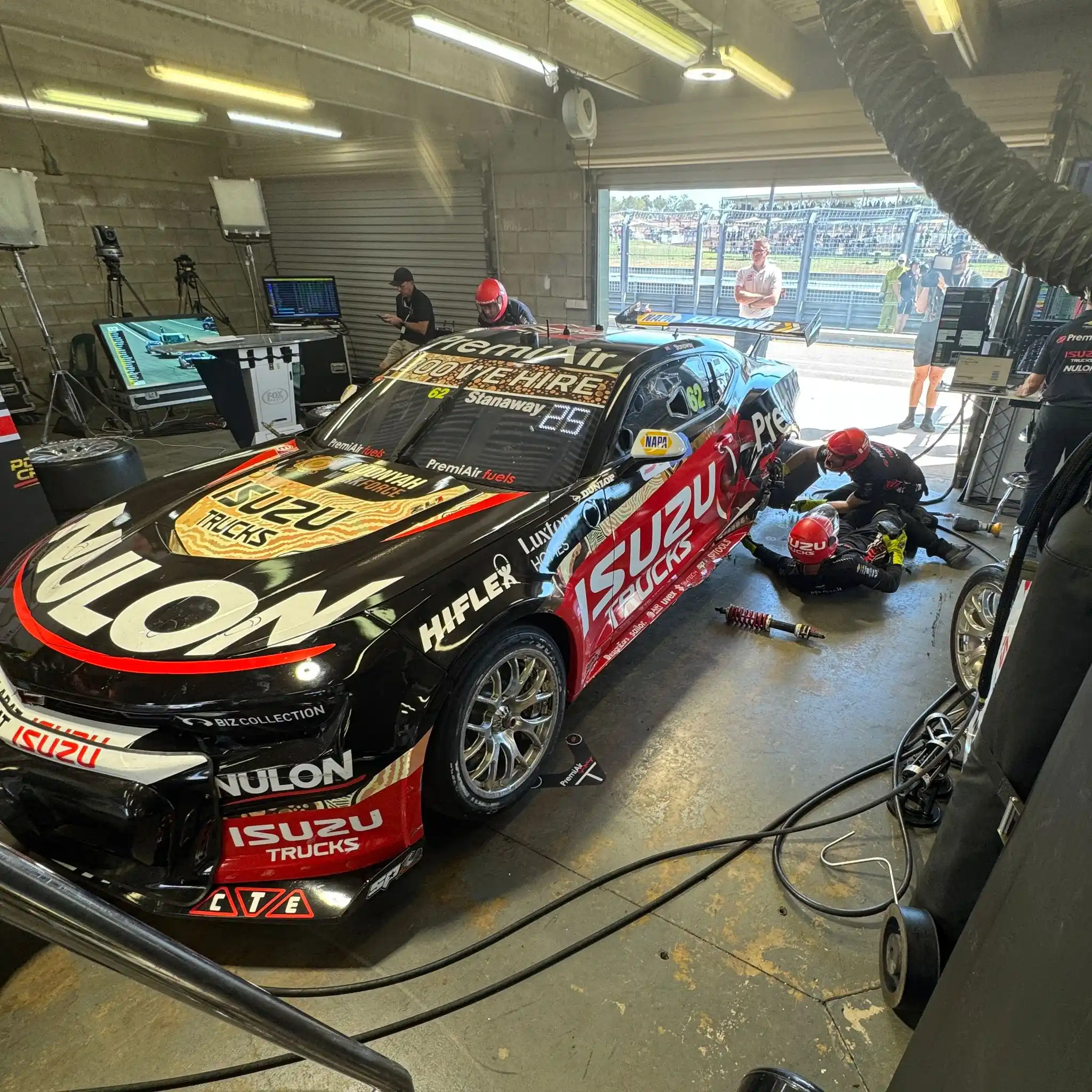 Image from Premiair Racing Live Feed: Crew straight into action on Richie’s car — working hard to get him ba...