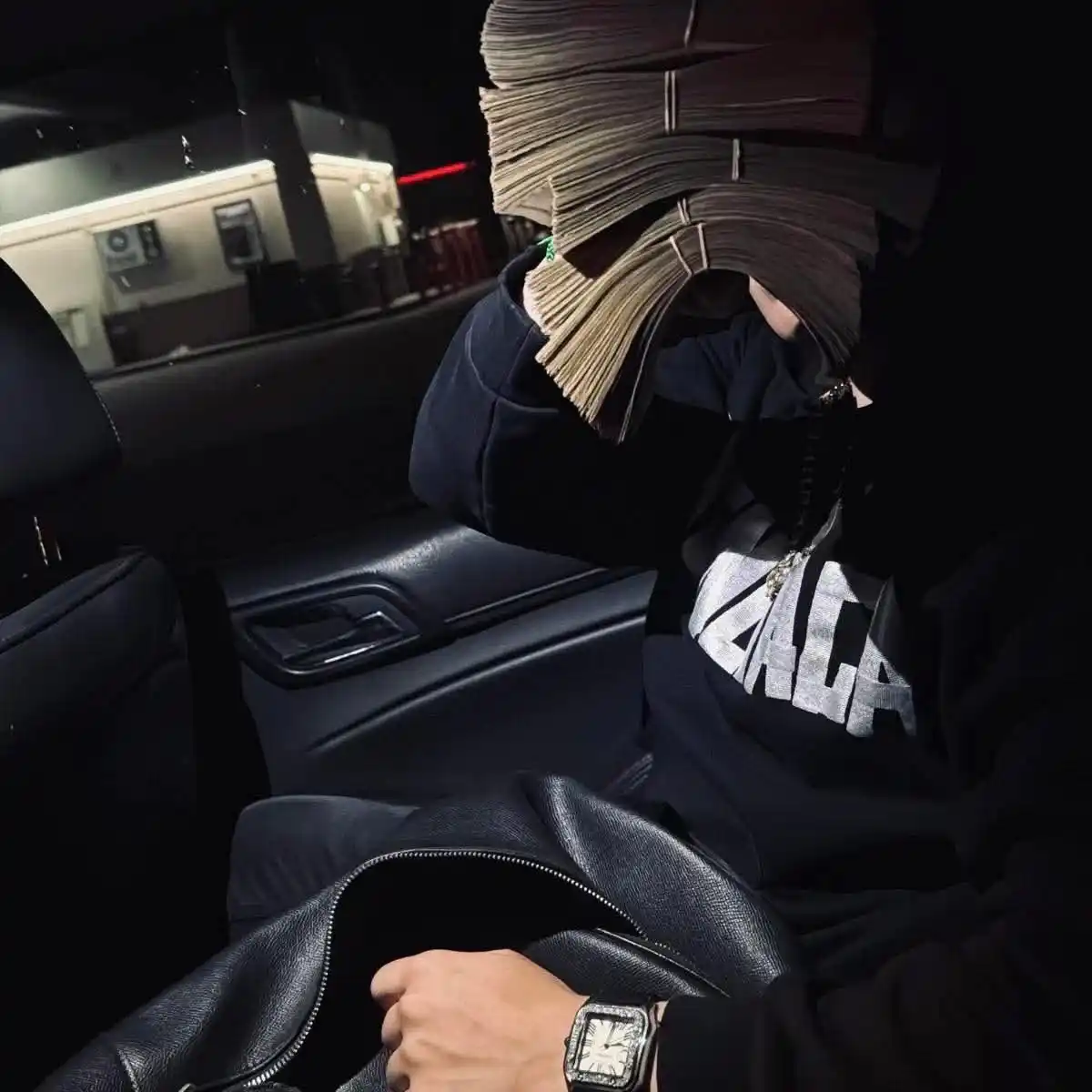 Image from Lëÿ Motivation 🧠✍🏾💨: ```Gen plis fyète, lè se ou ki redi fè lajan 💵 wap Boule an.🫰🏽 Pase...