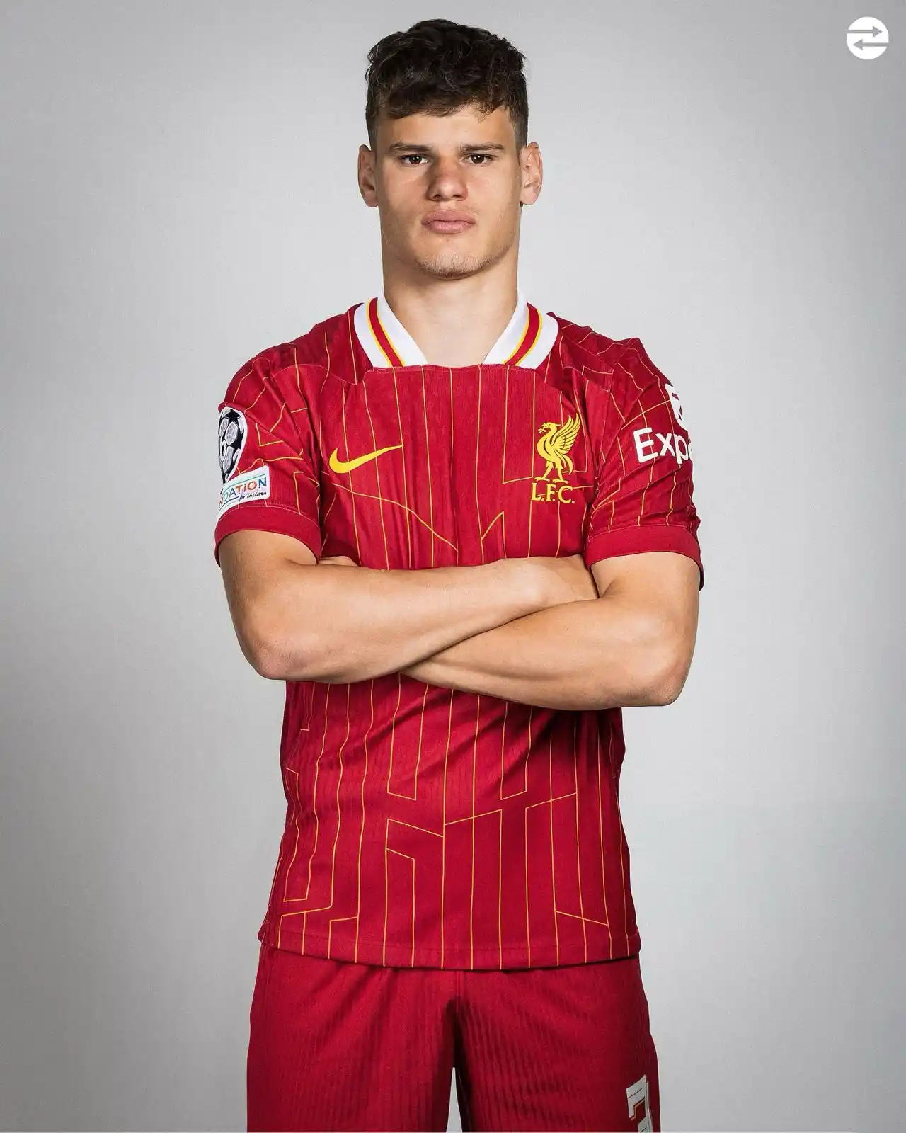 Image from Transfermercato.com: 🚨🇭🇺 ليفربول يتوصل لاتفاق مع بورنموث للتعاقد مع ميلوش كيركيز، الظهير...