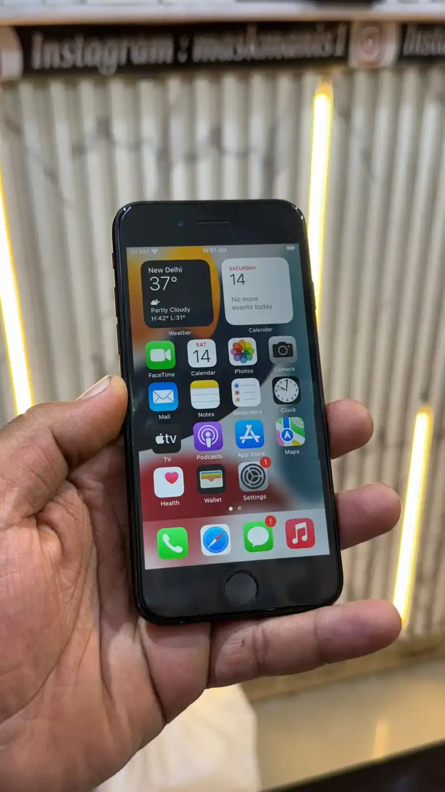 Mask-Man Iphones  post