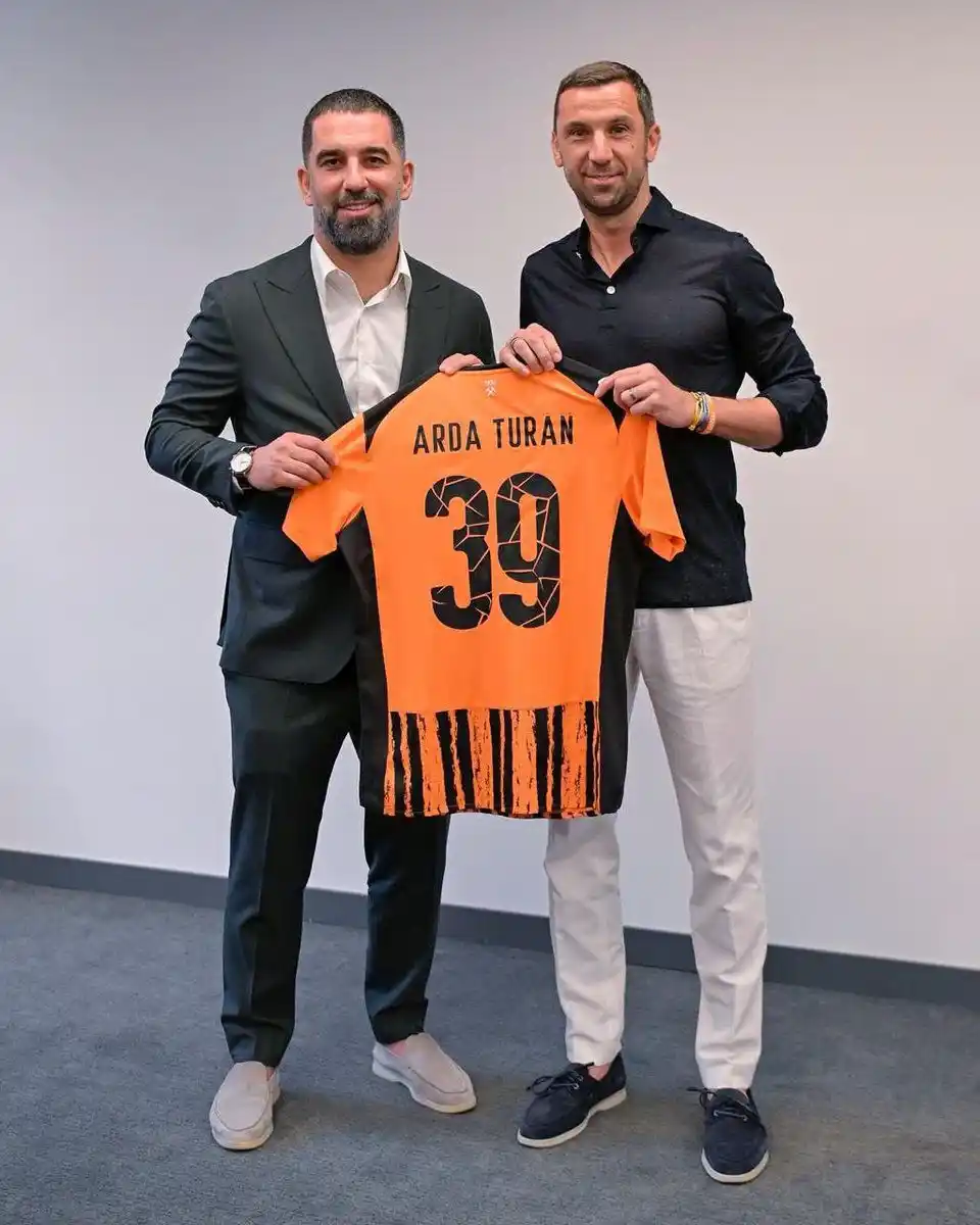 Image from Transfermercato.com: 🟠⚫️🇺🇦 شاختار دونيتسك يُعلن رسميًا تعيين أردا توران مدربًا جديدًا لل...