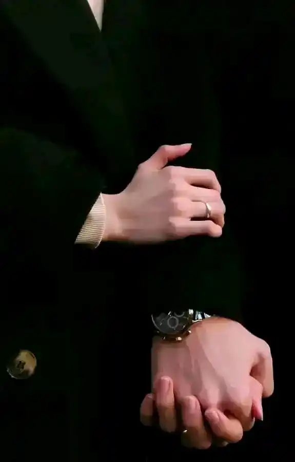 Image from عشاق بوستات: الحب اللى بجد مش هو الحب الأول ، الحب اللى بجد هو الحب الأخير ، حب الش...