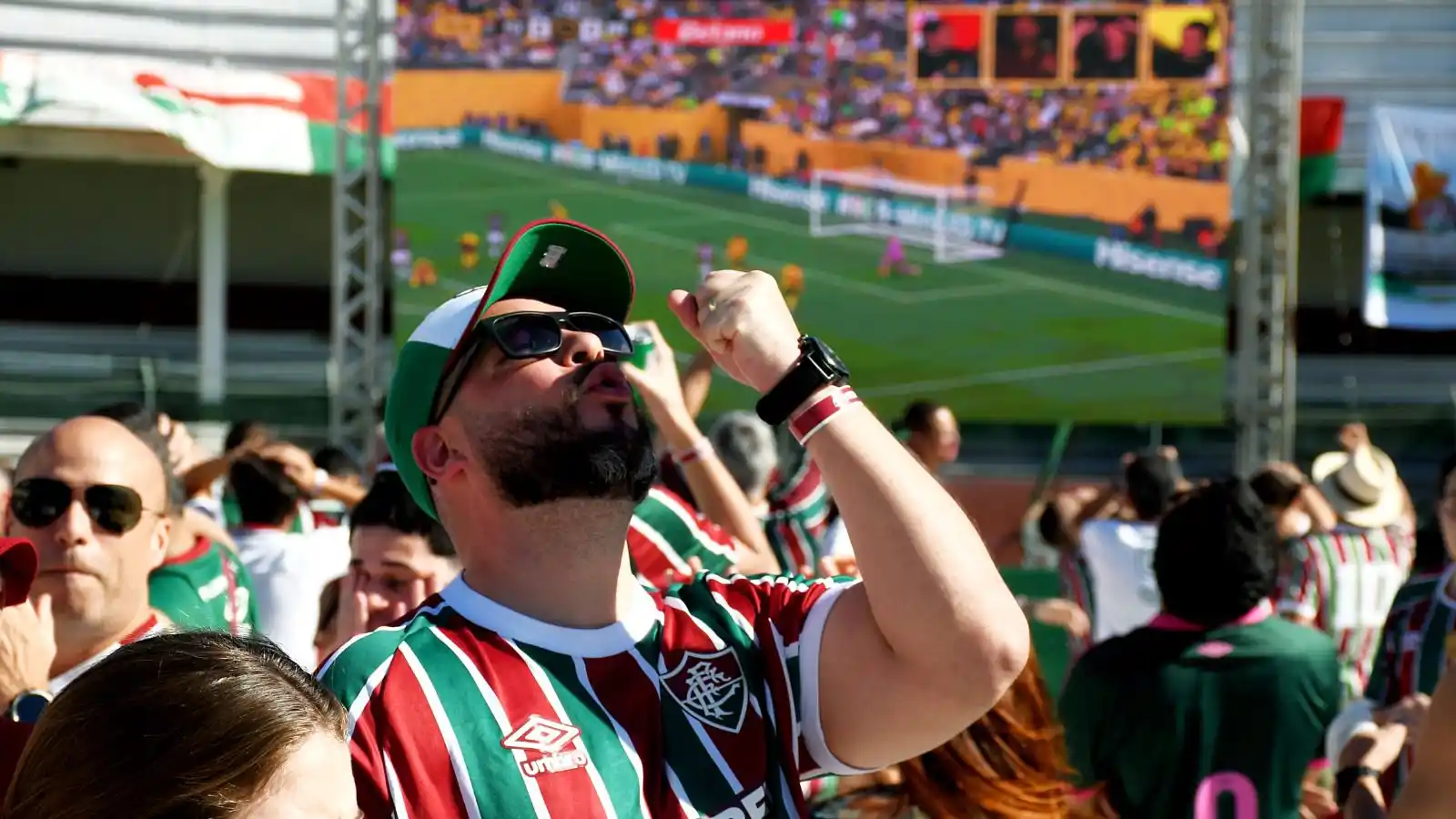 Image from Fluminense FC: No Brasil, o lugar de Tricolor é na Casa Laranjeiras! Amanhã tem mais!...