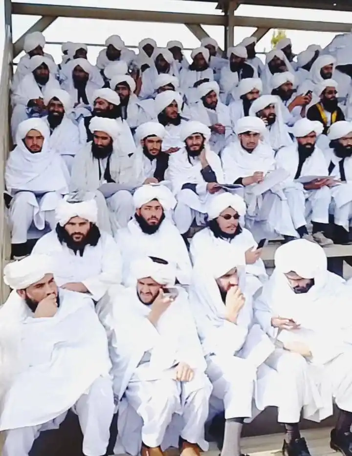 Image from د شاعر م. وصال خوشامندوال رسمي چینل: *وصال خوشامندوال* د مدرسي طالب *دا د مدرسې طالب ددین ځانګړی ځواک دی* ...