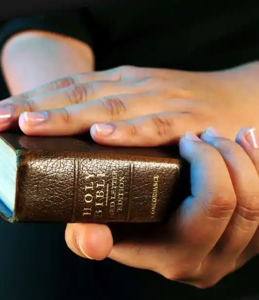 Image from Pinceladas del Evangelio: SIN ABUSAR DE DIOS ✍🏻 Jesús enseña a no jurar en falso poniendo al ci...
