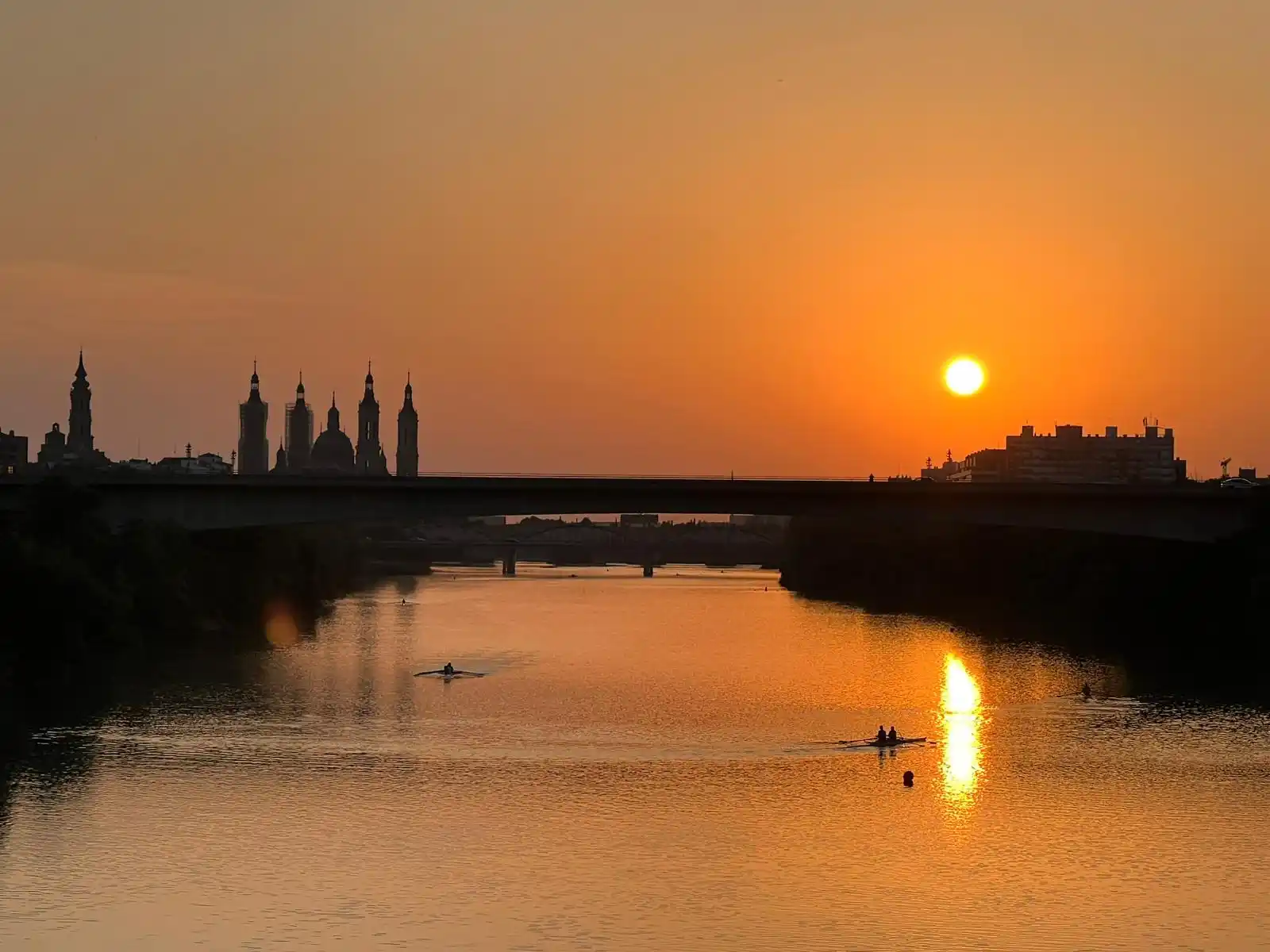 Image from SoydeZaragoza: 🥰 Atardecer en Zaragoza con el cielo rojizo sinónimo de que mañana y ...