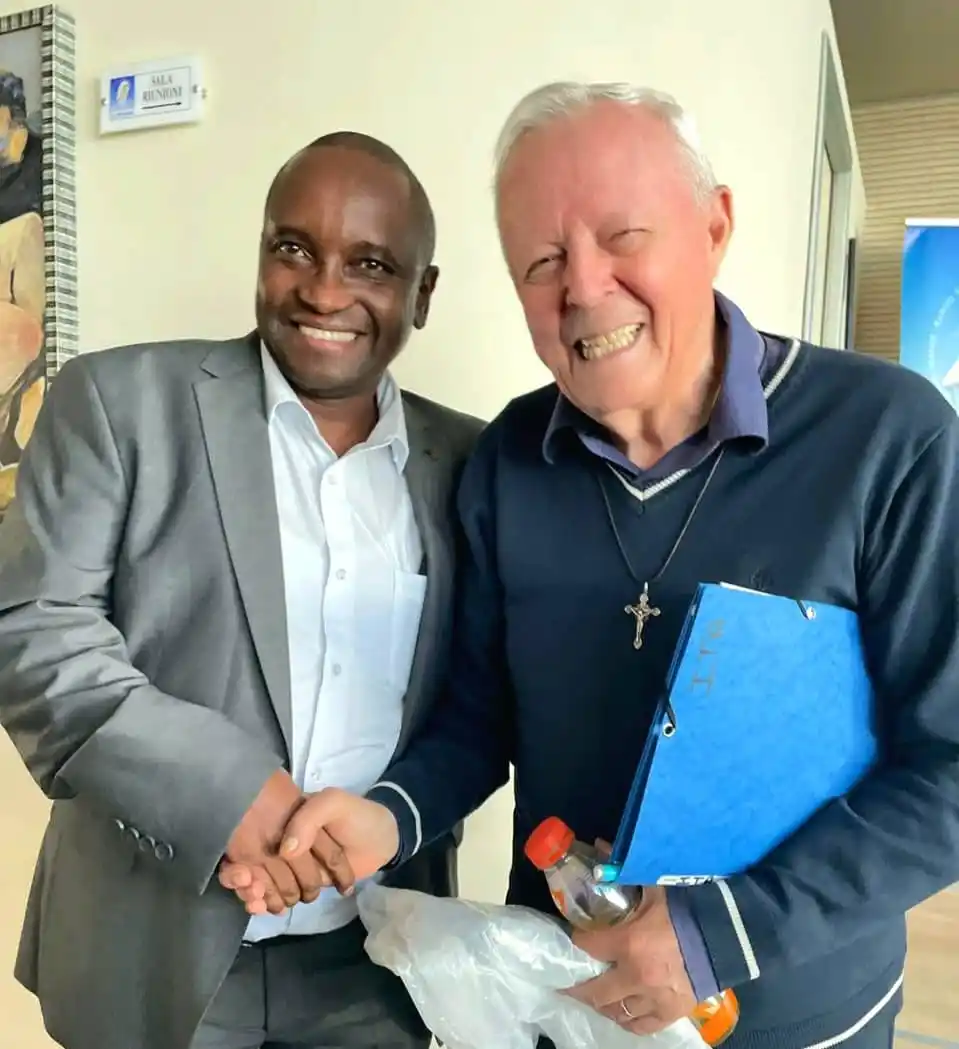 Image from Radio Maria Tanzania: HABARI PICHA - ITALIA  Rais wa Radio Maria Tanzania (kushoto) Ndugu Hu...
