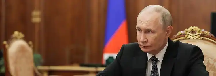 Image from ntv: Im Kreml knallen die Korken *Israels Krieg im Iran ist Putins Rettung*...