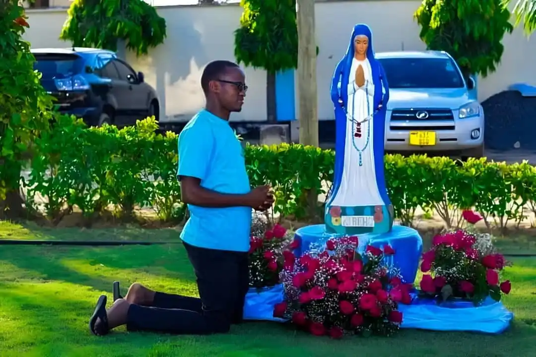 Image from Radio Maria Tanzania: SALA KWA MAMA BIKIRA MARIA  Mama wa Mungu Bikira Maria unikubali ninap...