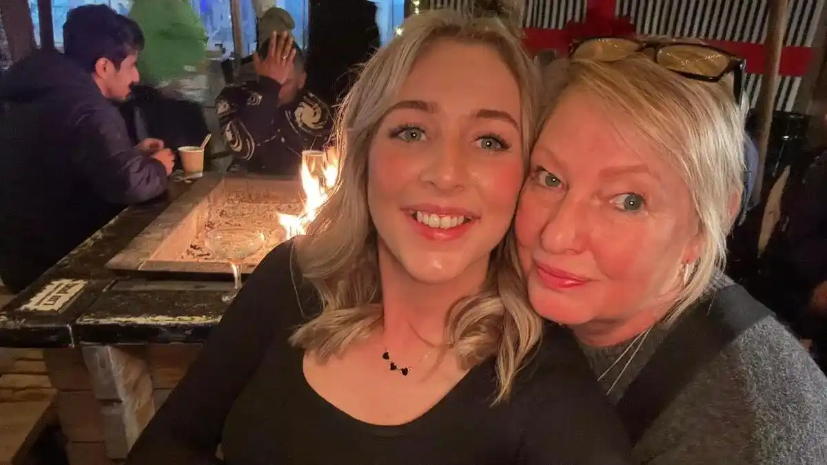 Image from The Mirror: *BREAKING: Brit mum who died of rabies after being scratched by puppy ...