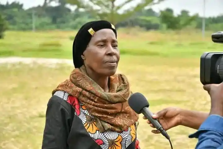 Image from BrazzaNews : Faire le bac à 59 ans : le défi audacieux d’Adèle Avouké.  À 59 ans, A...