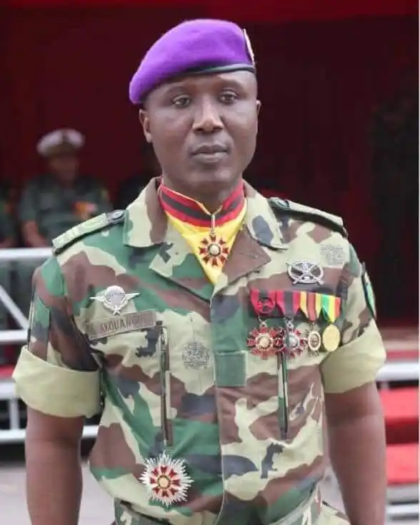 Image from BrazzaNews : Le petit général Gervais Akouagué, alors commandant de la Garde Républ...