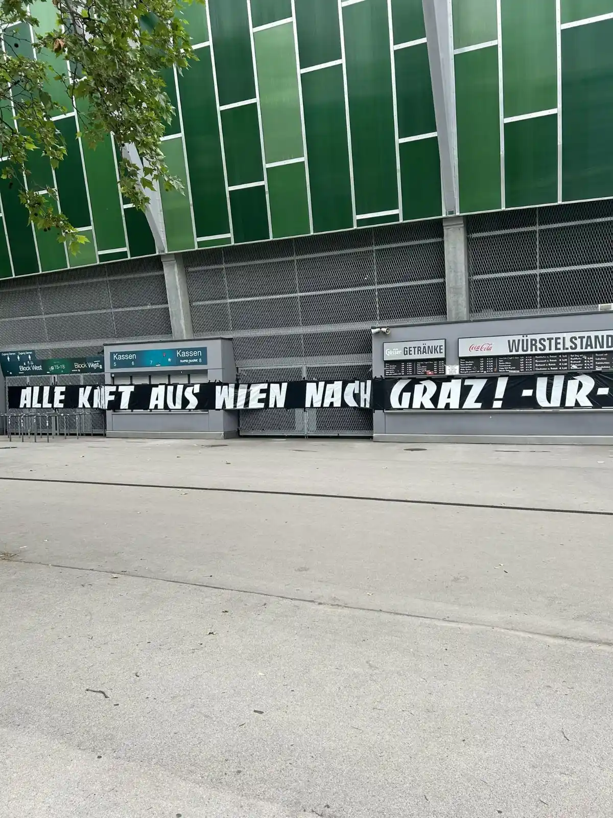 Image from SK Rapid: 🖤 *STAND WITH GRAZ* 🖤  Auch am Tag danach sind wir alle noch erschüt...