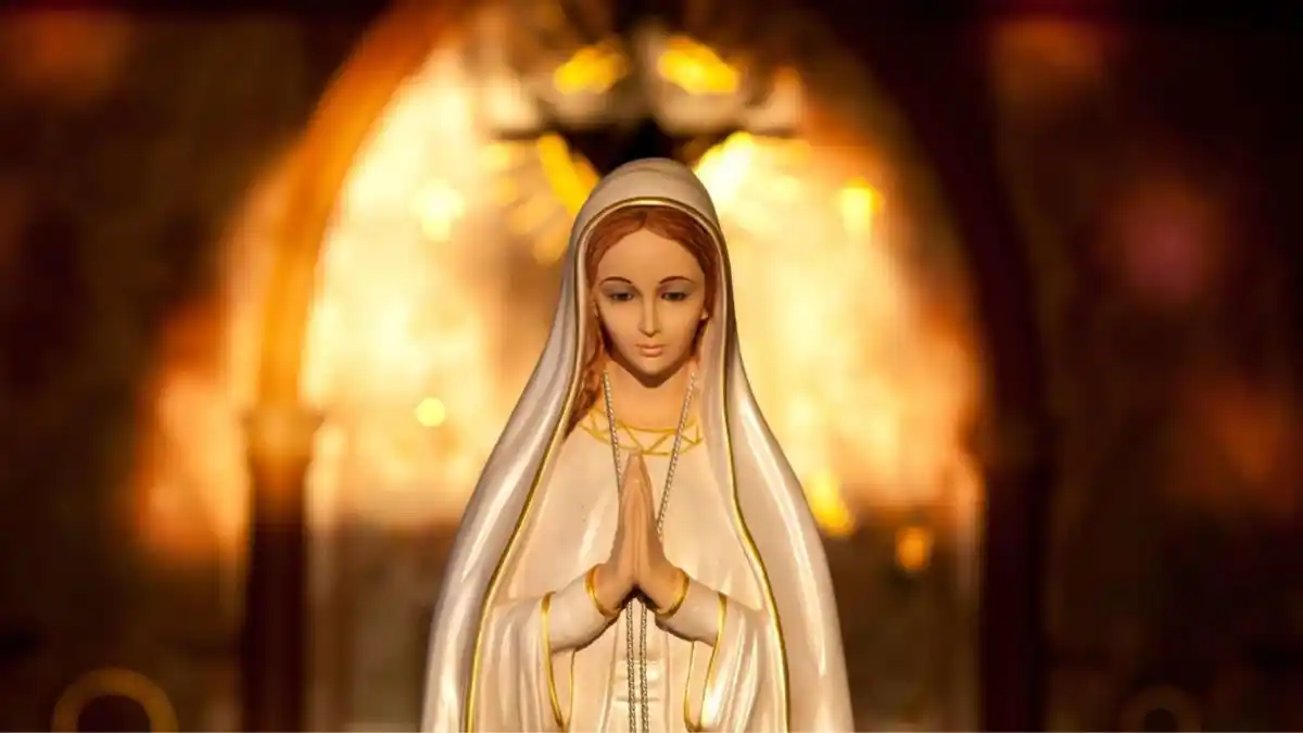 Image from Templário de Maria | Formação Católica, Oração, Liturgia, Notícias e muito mais...: *Aprenda a Devoção das três Ave-Marias* Nossa Senhora prometeu que qu...