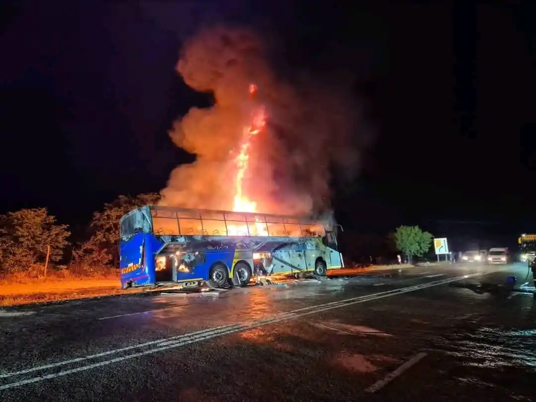 Image from THE ZIM BULLETIN NEWS: Bhazi rinonzi Sortei (Double T) rakatsva somewhere after Musina. The b...