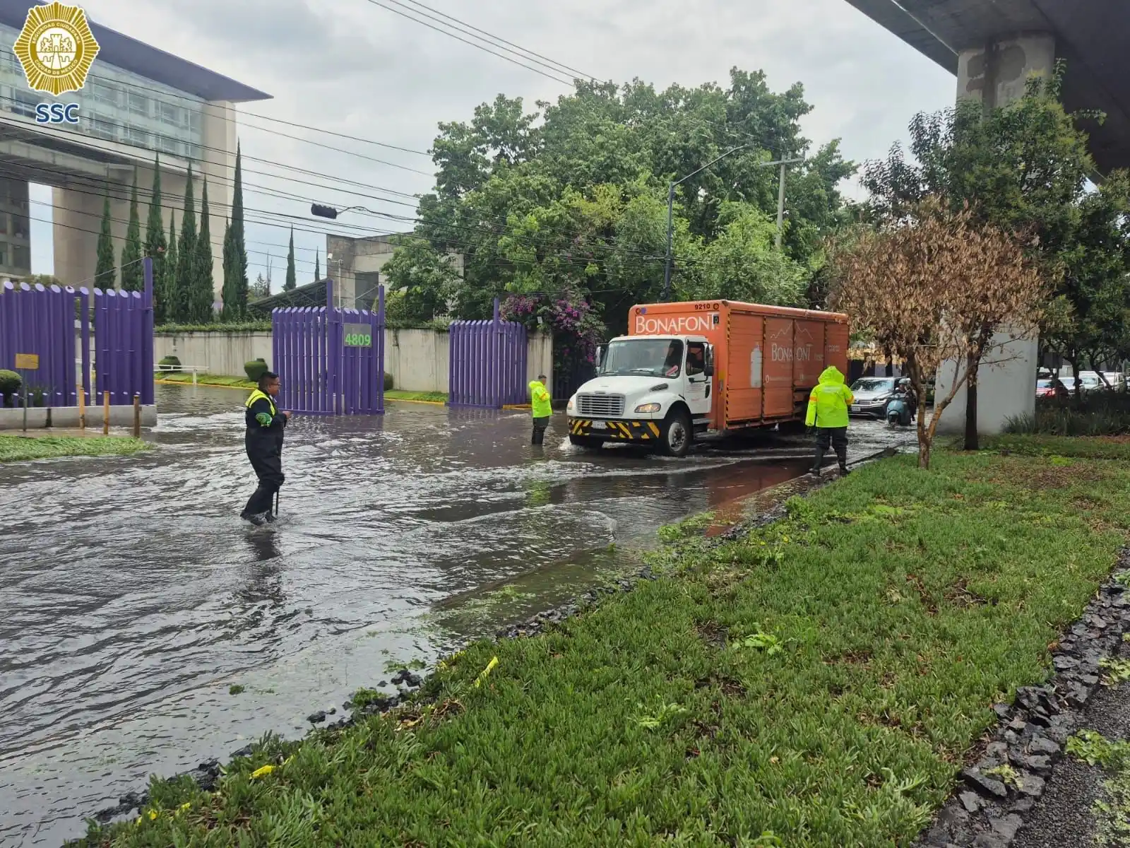 Image from Secretaría de Seguridad Ciudadana de la Ciudad de México: https://goo.su/tMRO  Tlaloque 2025 l Personal de Tránsito de la SSC re...
