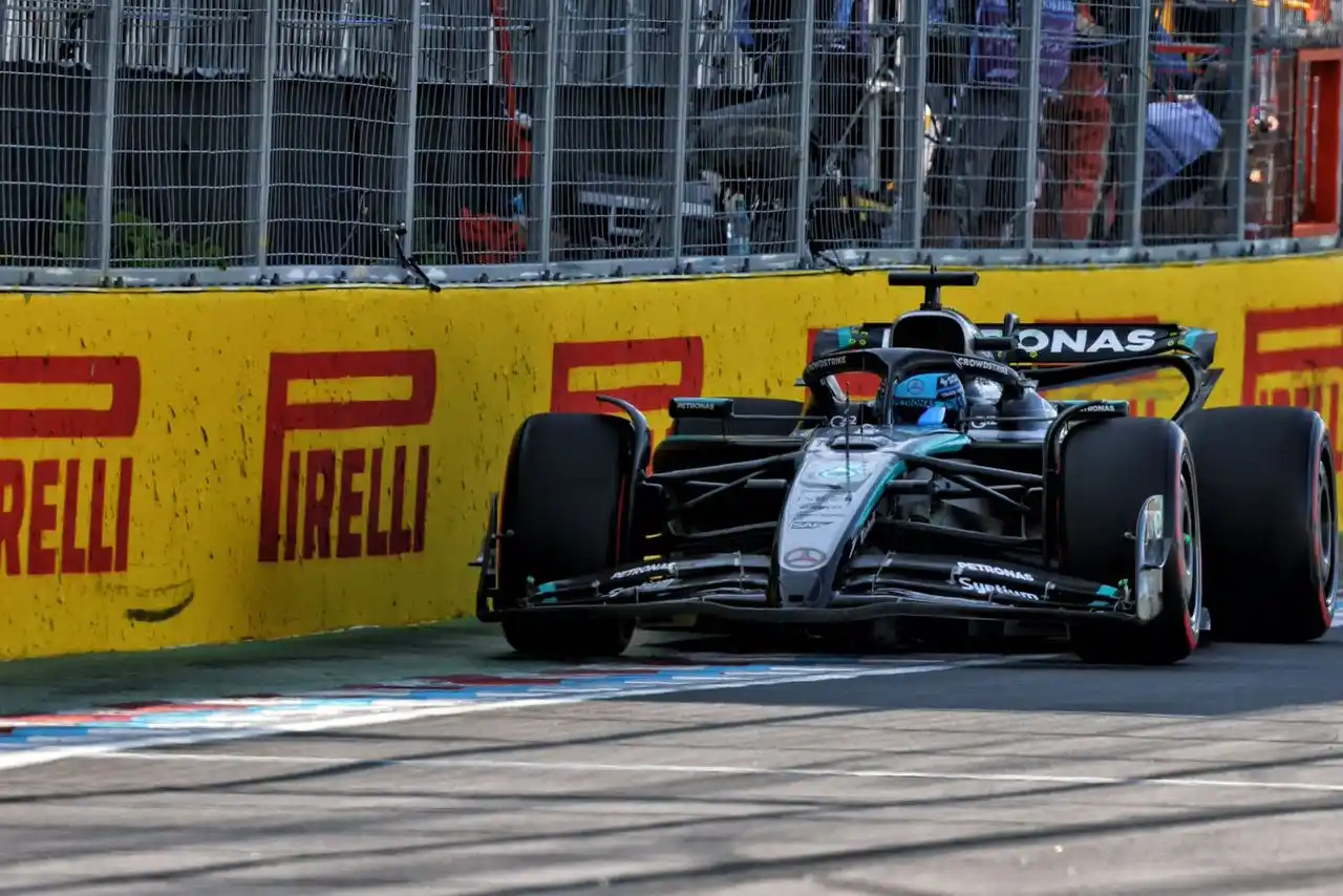 Image from Formula 1 | RacePress: *🇨🇦 GP de Canadá* #️⃣ Q3 | 🏁 📢 1 Russell 1:10.899 2 Verstappen +0...