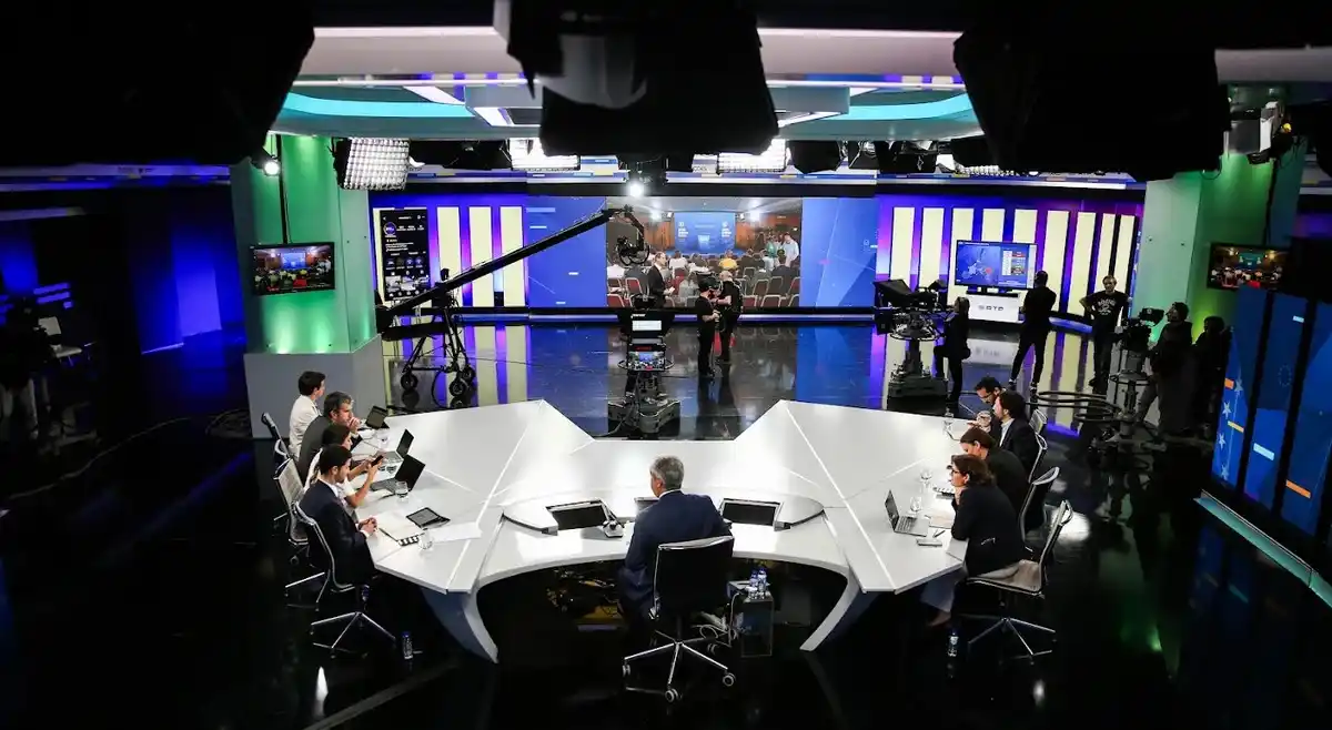 Image from RTP Notícias : *Estudo da Reuters. RTP é o órgão de comunicação em que os portugueses...