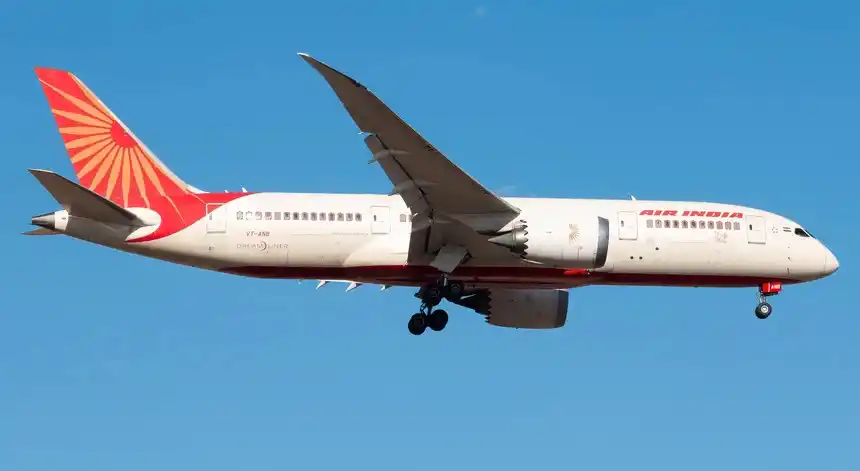 Image from RTP Notícias : *Índia. Piloto do avião declarou "Mayday" de emergência segundos após ...