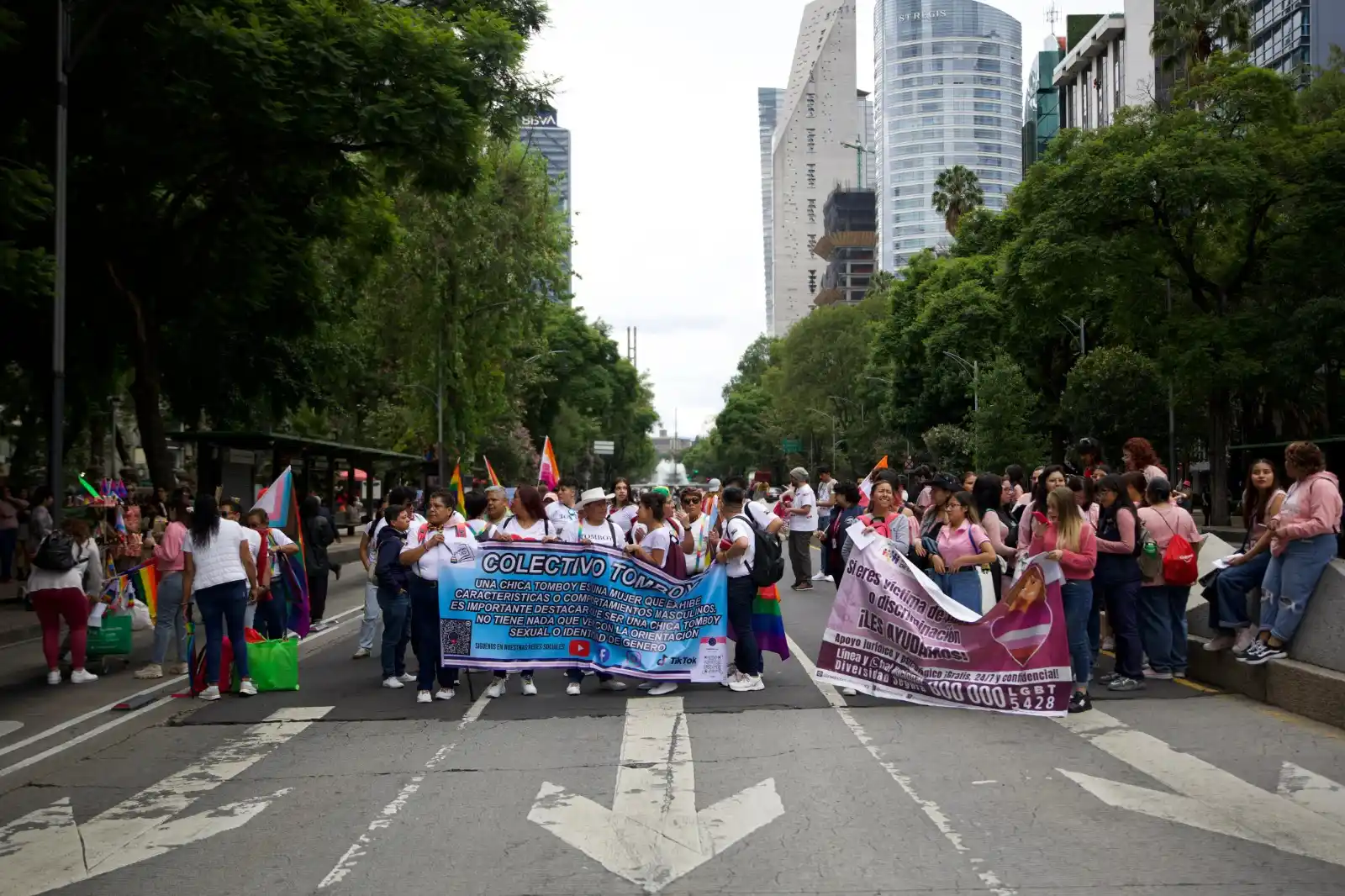 Image from EL UNIVERSAL MX - Noticias: 🏳️🌈 Mujeres se alistan para Marcha Lencha 2025 🟣 Mujeres lesbiana...