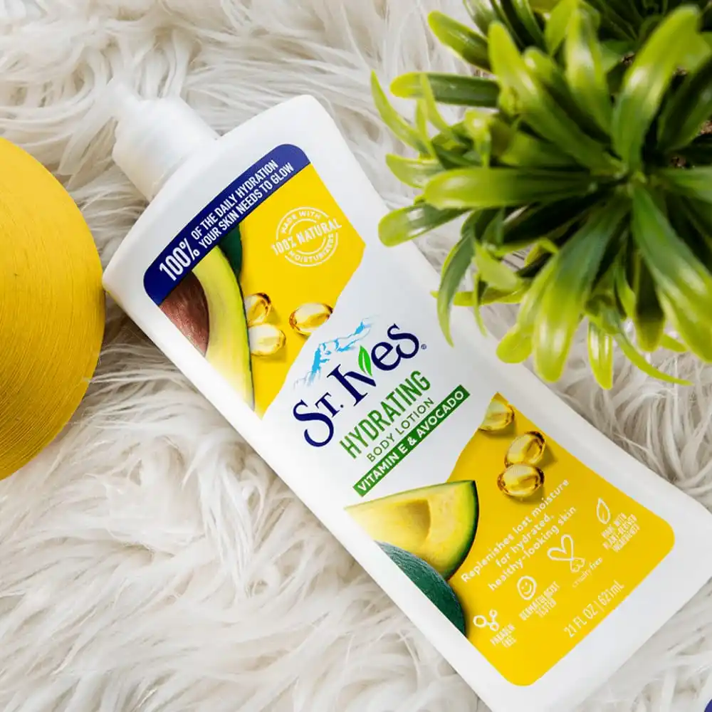 Image from Dream Skin 💕🇱🇰: St, Ives Bodylotion 🤍 ✅ සම පෝෂණය කරමින් සමේ පැහැය වැඩි කරයි. ✅ සමේ ව...
