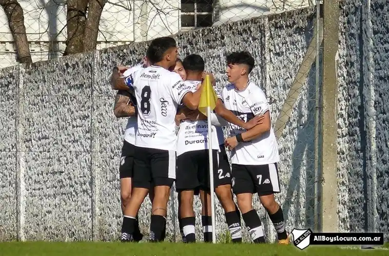 Image from All Boys Locura Web: Tercera División: Gran victoria contra Quilmes.. Para más información...