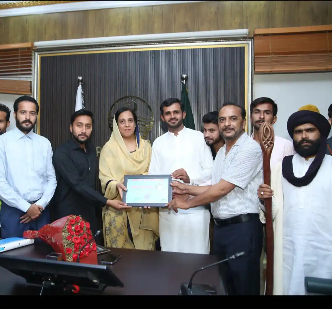 Image from پاکپتن سوشل میڈیا✓: *ٹیلنٹ آف پاکپتن اور پاکپتن سوشل میڈیا کے پلیٹ فارم سے آرٹ کونسل کے قی...