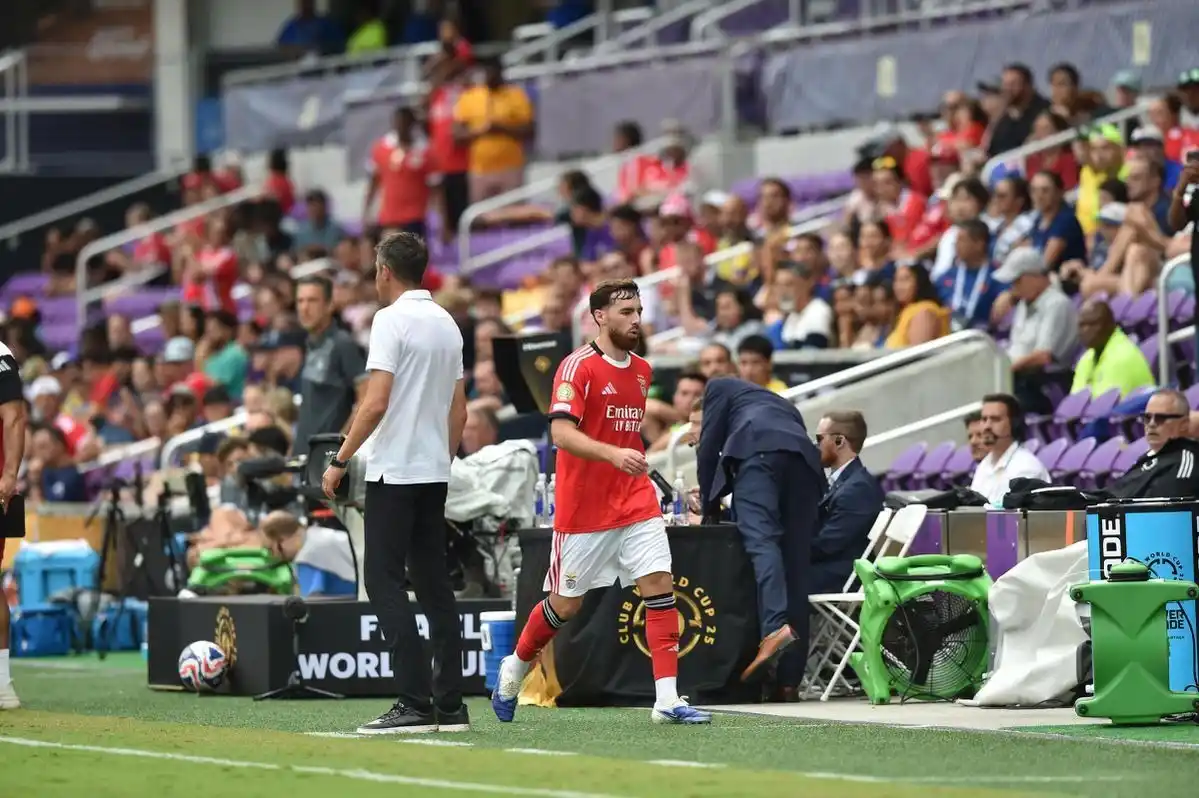 Image from A BOLA: Bruno Lage ignora o caso Kokçu 👉 https://brnw.ch/21wTzcB...