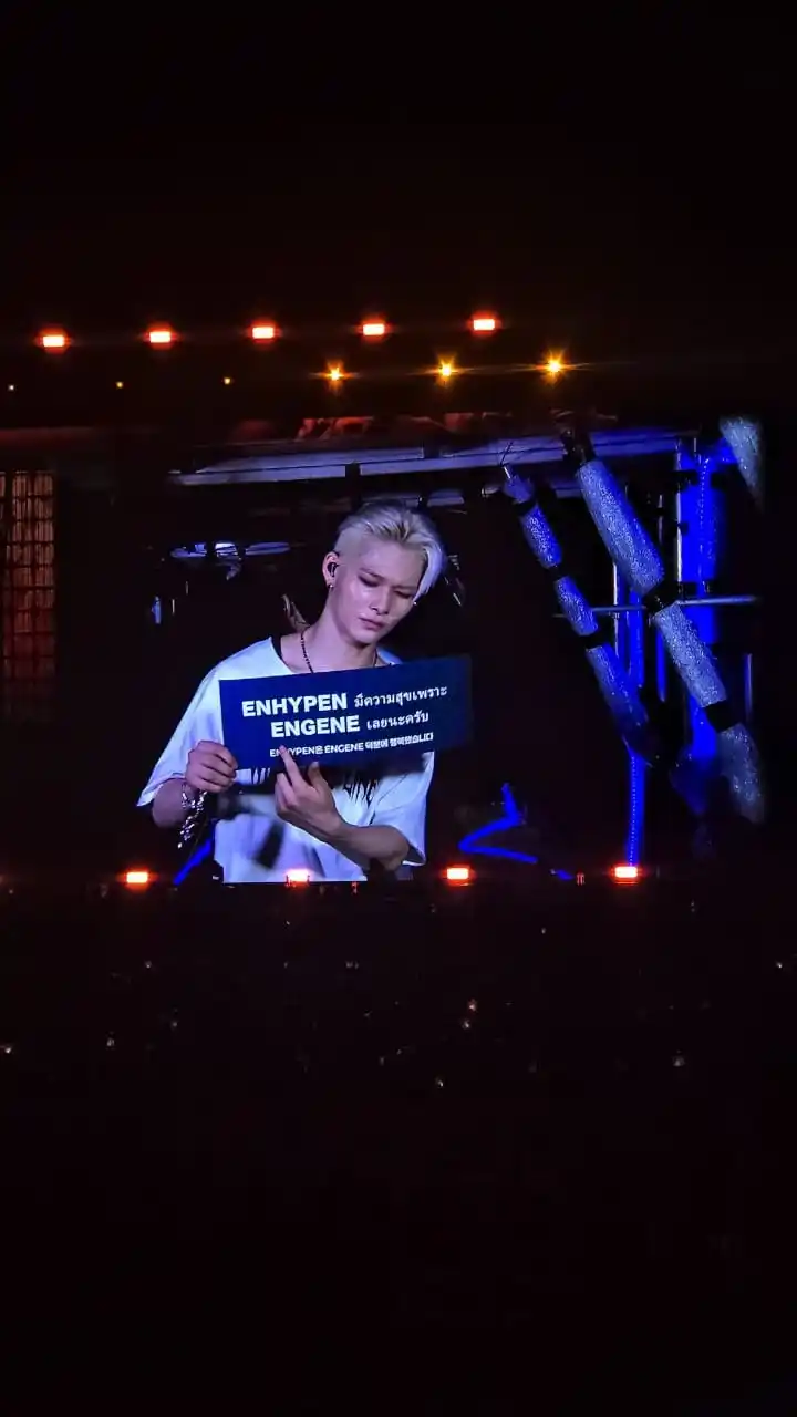 Image from 𝐄𝐍𝐇𝐘𝐏𝐄𝐍 𝐂𝐇𝐀𝐍𝐍𝐄𝐋 𝐔𝐏𝐃𝐀𝐓𝐄: 「 ✦ *ENHYPEN FANPIC* ✦ 」  [📸] WALK THE LINE IN BANGKOK MAIN SHOW  <a ...