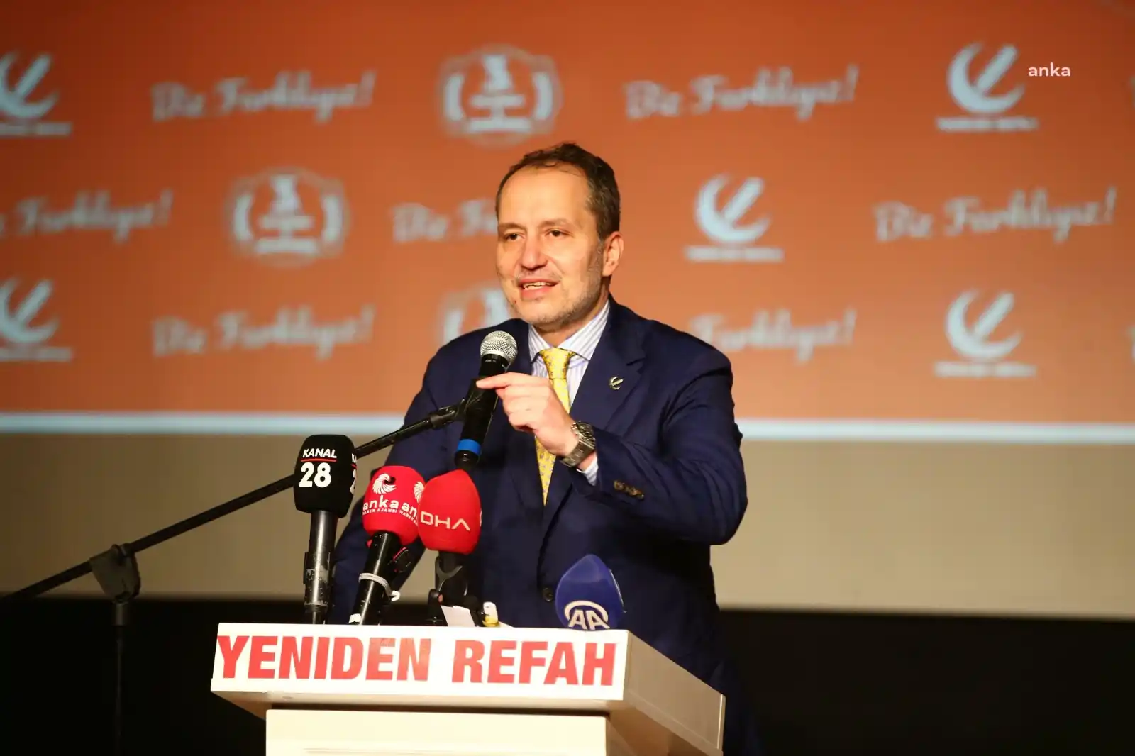 Image from Onedio: Fatih Erbakan: "Vergiler yüzde 200 arttı, faiz yüzde 55’e çıktı, akar...