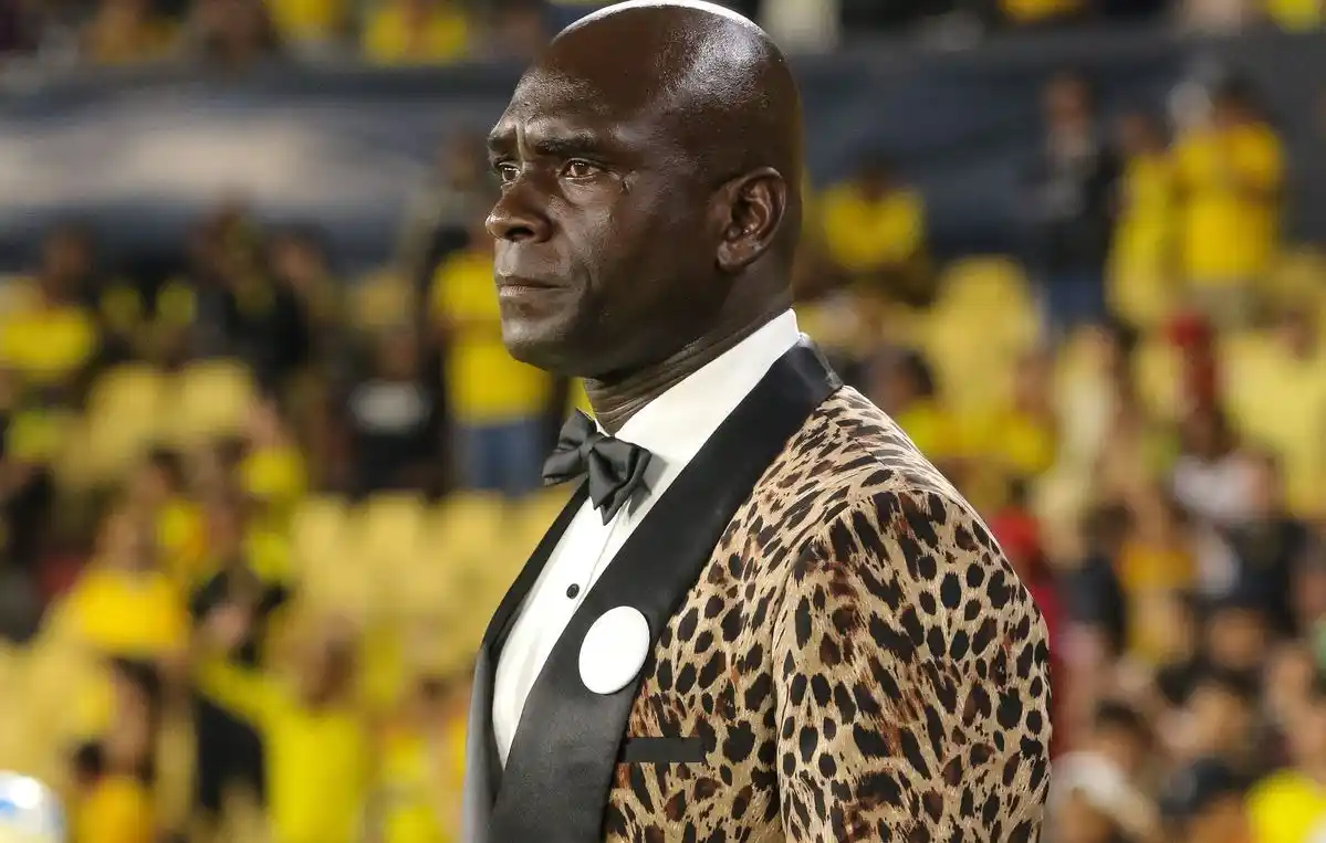 Image from A BOLA: Foi despedido o treinador com mais estilo da atualidade  👉 https://br...