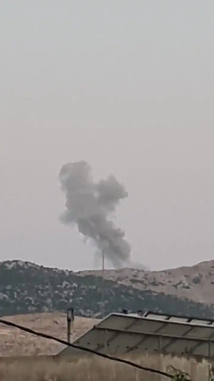 Image from Bintjbeil.org بنت جبيل: 🚨🚨غارة استهدفت تومات نيحا البقاع الغربي...