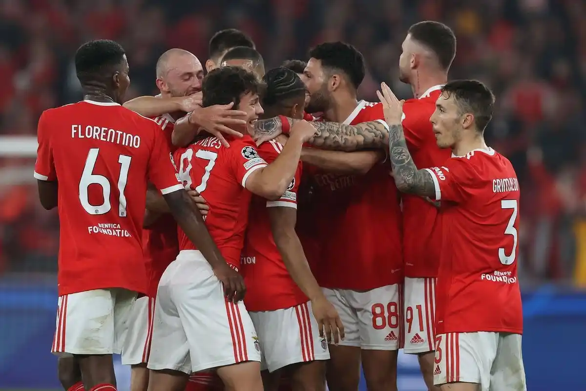 Image from A BOLA: Grimaldo deixa mensagem especial a Gonçalo Ramos e ao Benfica  👉 http...
