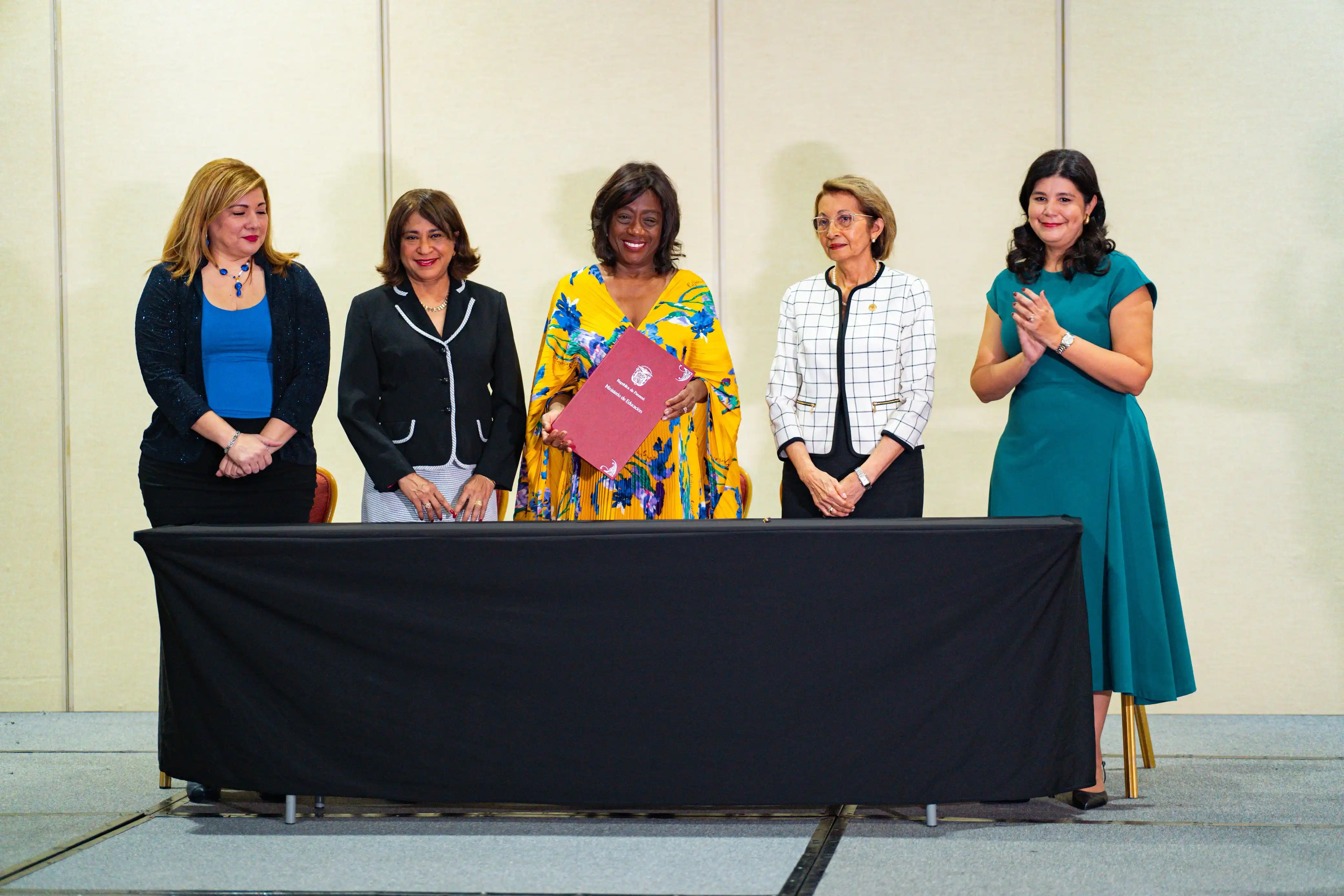 Image from Universidad Tecnológica de Panamá: ✅️La UTP suscribe y participa de actividades del MEDUCA🤝 https://www....