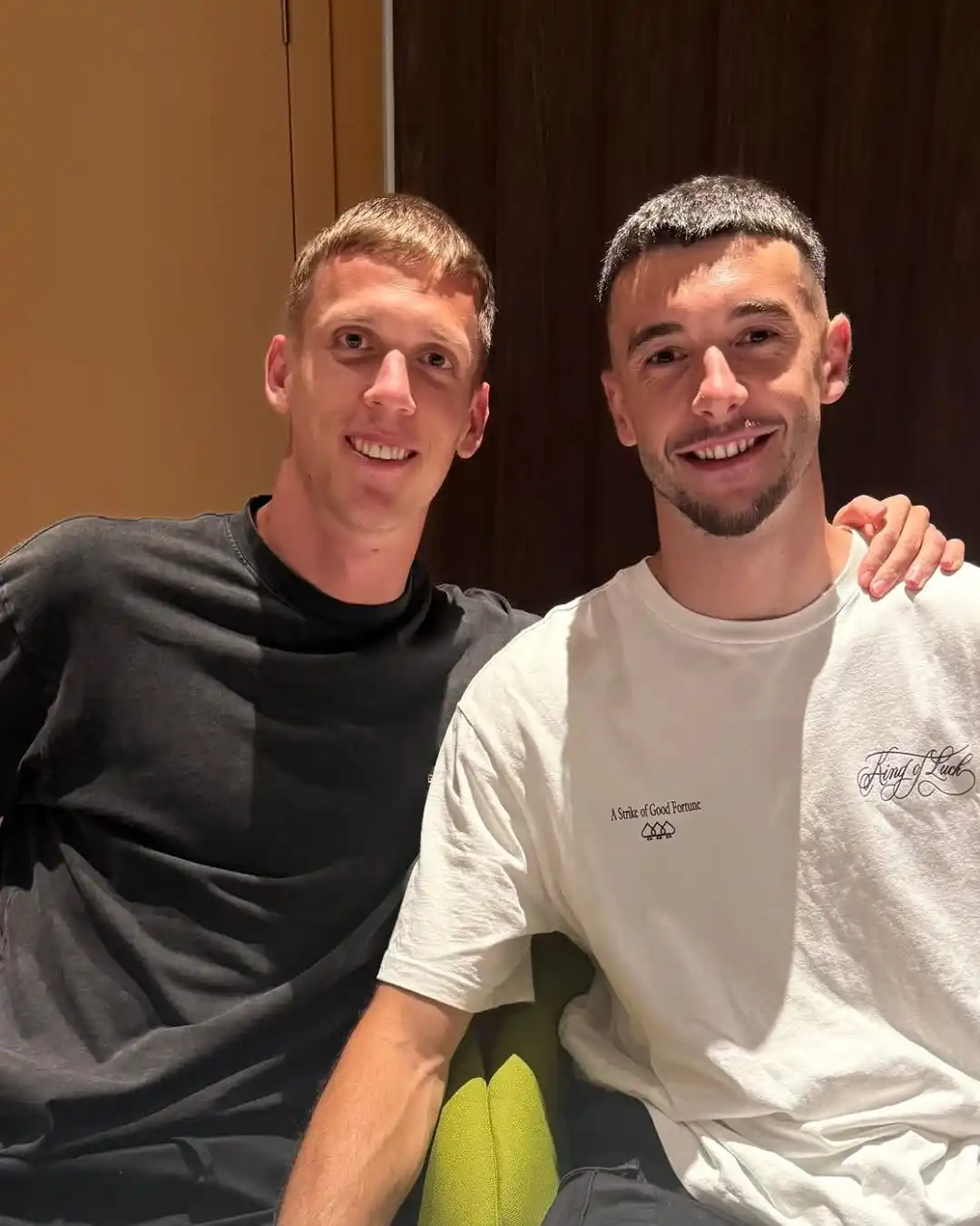 Image from 90min | Barcelona (BR): Olha aí o Dani Olmo fazendo as honras da casa e dando as boas-vindas a...