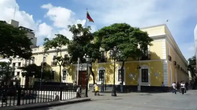 Image from NOTICIAS VENEZUELA: Panamá y Venezuela anunciaron la reactivación de sus servicios consula...