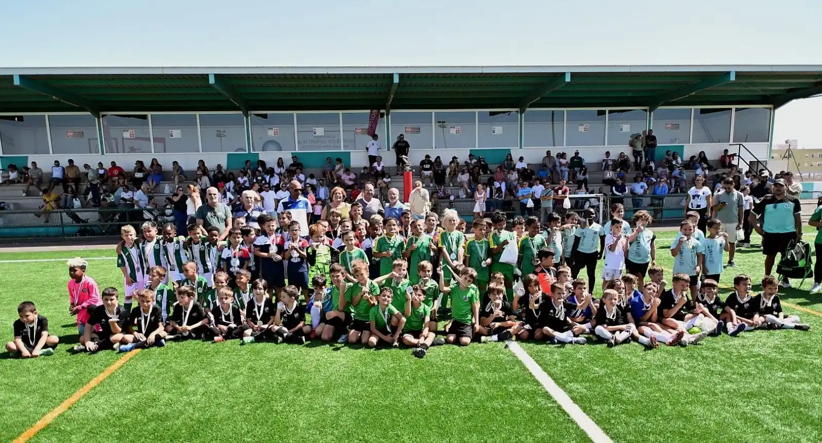 Image from Canal de Comunicación FFLasPalmas: ⚽️ | Puerto del Rosario acoge una gran fiesta del fútbol base con la p...