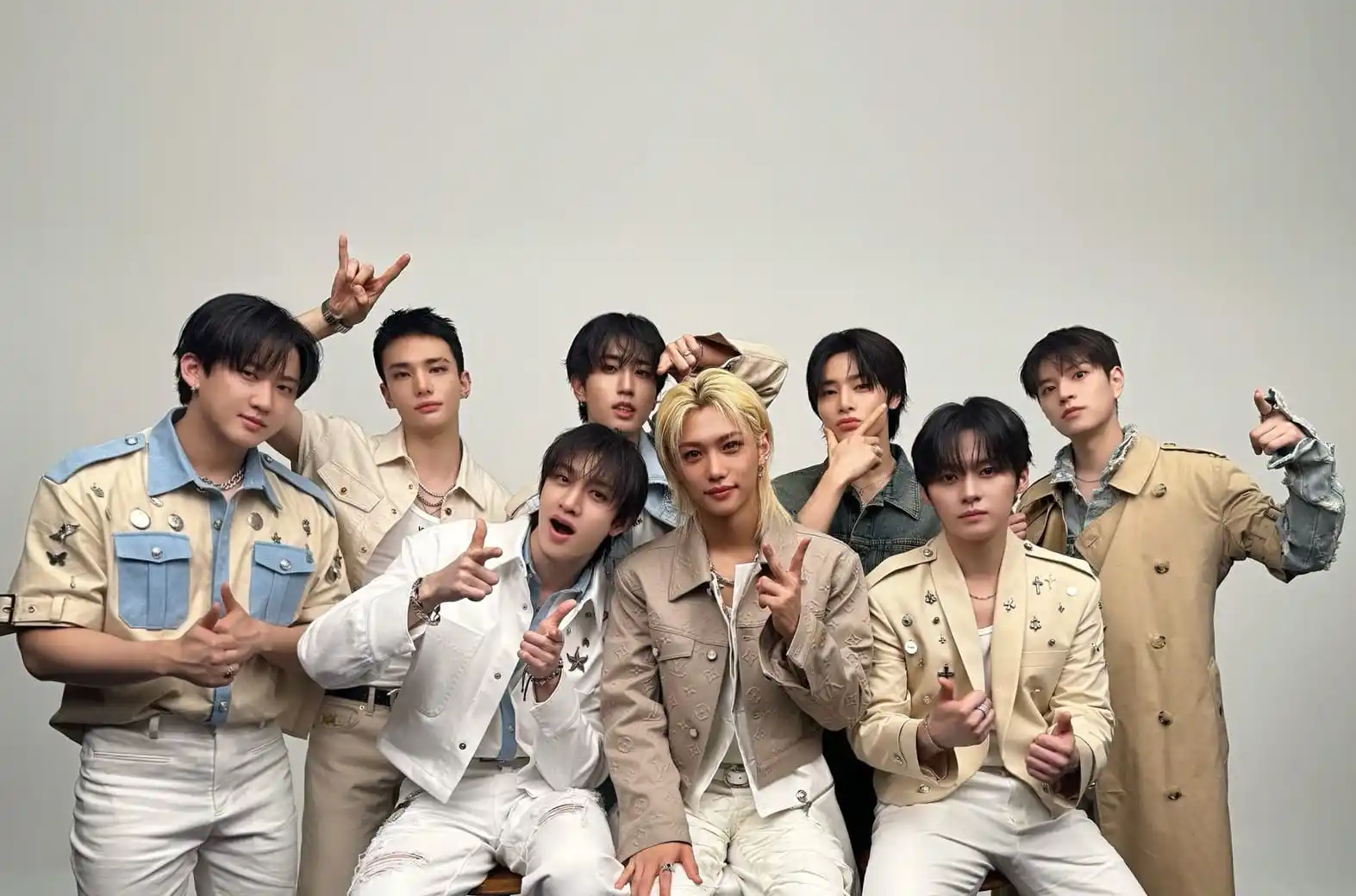 Image from STRAY KIDS: *TWITTER UPDATE `@SonyMusic_JPN`* ──────────✦ ⁺.  ／ Hoy a partir de la...