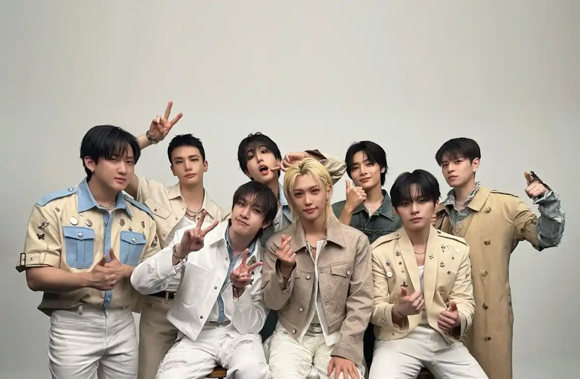 Image from STRAY KIDS: *TWITTER UPDATE `@Stray_Kids_JP`* ──────────✦ ⁺.  STAY❣️  Stray Kids a...