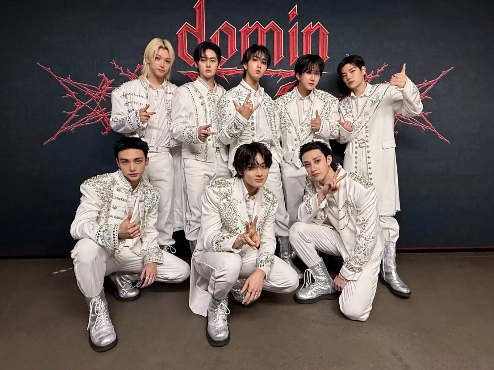 Image from STRAY KIDS: *TWITTER UPDATE `@Stray_Kids`* ───────────✦ ⁺.  [스키지기]  Cada momento c...