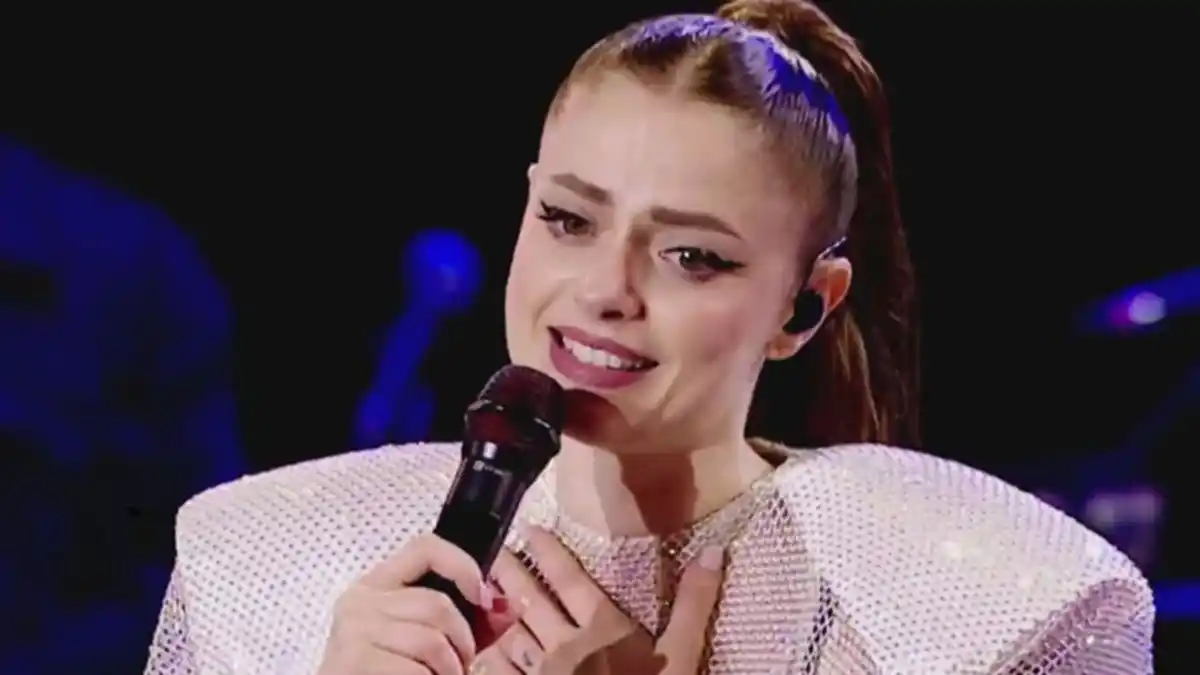 Image from Libero Magazine: Annalisa sei Bellissima, la star di Maschio fa un regalone ai fan: meg...