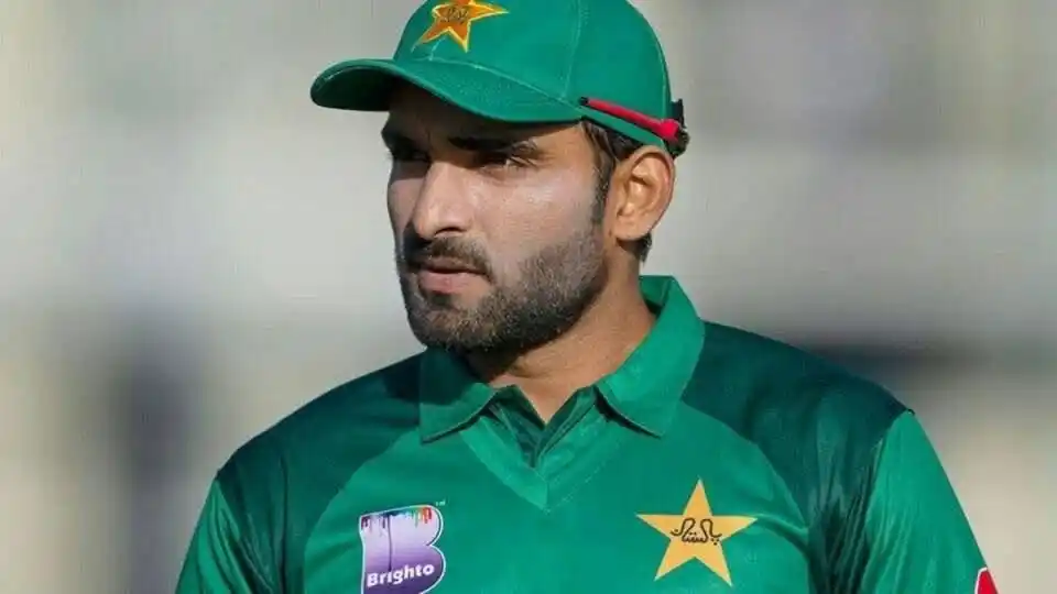 Image from 𝗖𝗿𝗮𝘇𝘆 𝗦𝘁𝗮𝗿 𝗢𝗳𝗳𝗶𝗰𝗶𝗮𝗹: آصف علی امریکہ کی طرف کھیلتے ہوئے نظر آئیں گے اے آر وائی نیوز کے مطابق...