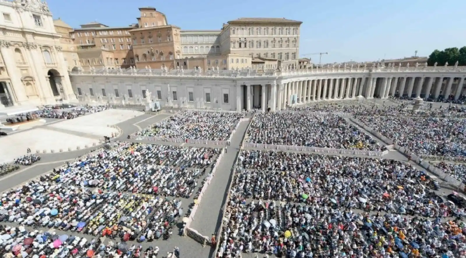 Image from ZENIT News Agency (english edition): Do you feel your life in paralysis? Pope Leo XIV offered this great ev...