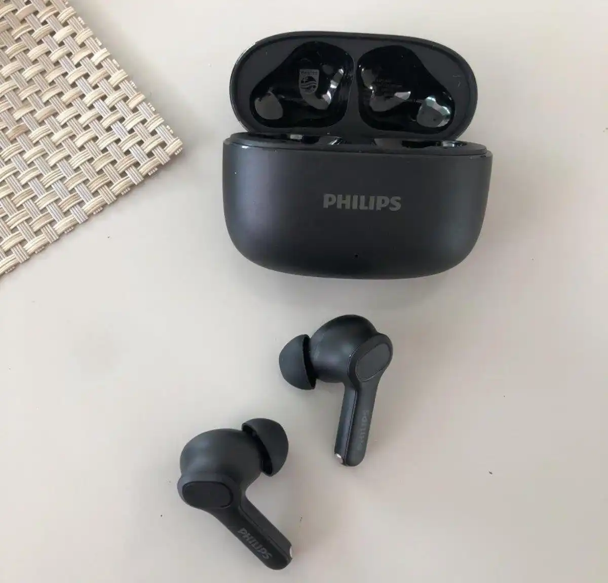 Image from Promoções e cupons 📢 por @achadinhosmos: ESSE É MUITO CUSTO-BENEFÍCIO  Fone de Ouvido Sem Fio Tws Philips com M...