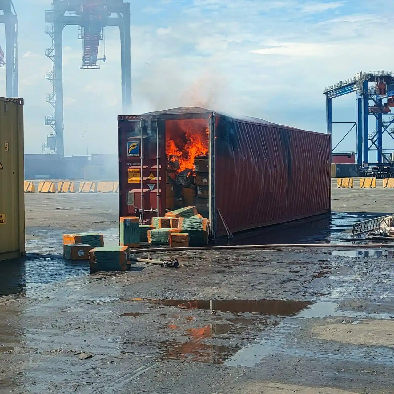 Image from The Sea In Arabic: 🚨قصف صاروخي استهدف ميناء أوديسا ظهر اليوم تسبب القصف حسب وسائل إعلام ...