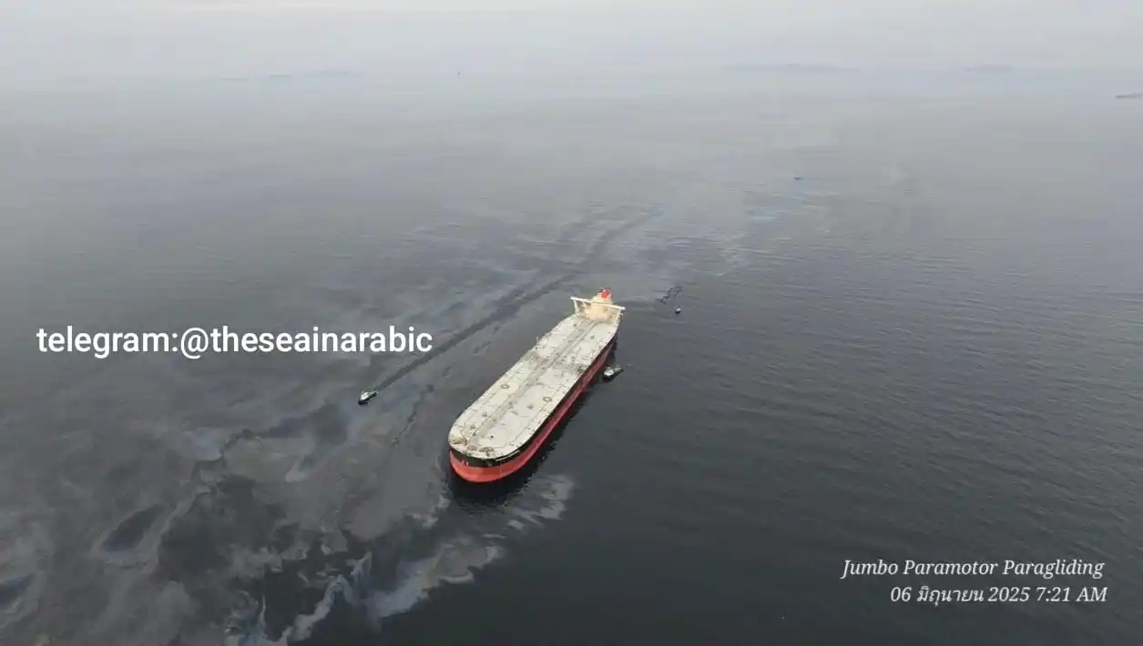 Image from The Sea In Arabic: تلوث كبير تسببت به الناقلة Phoenix Jamnagar في تايلاند بعد تعرض مصب ال...