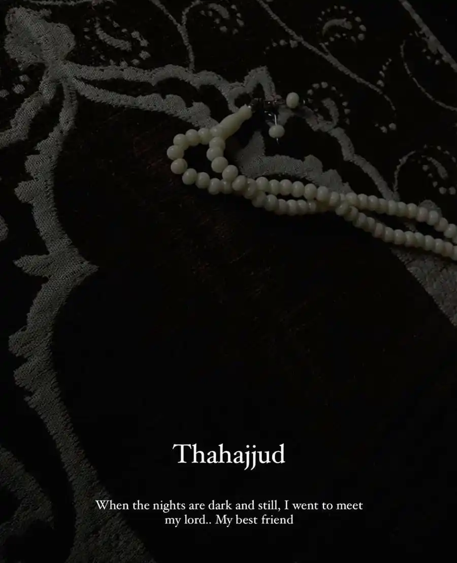 Image from 🌹اصلاحی باتیں بیان نظمیں🌹 Whatsapp Status Naat Nazam ,Islamic Stories اردو نعت بیان اسلامک سٹیٹس: " ينزل ربنا كل ليلة إلى السماء الدنيا.. " جرت العادة أن يذهب المحتا...
