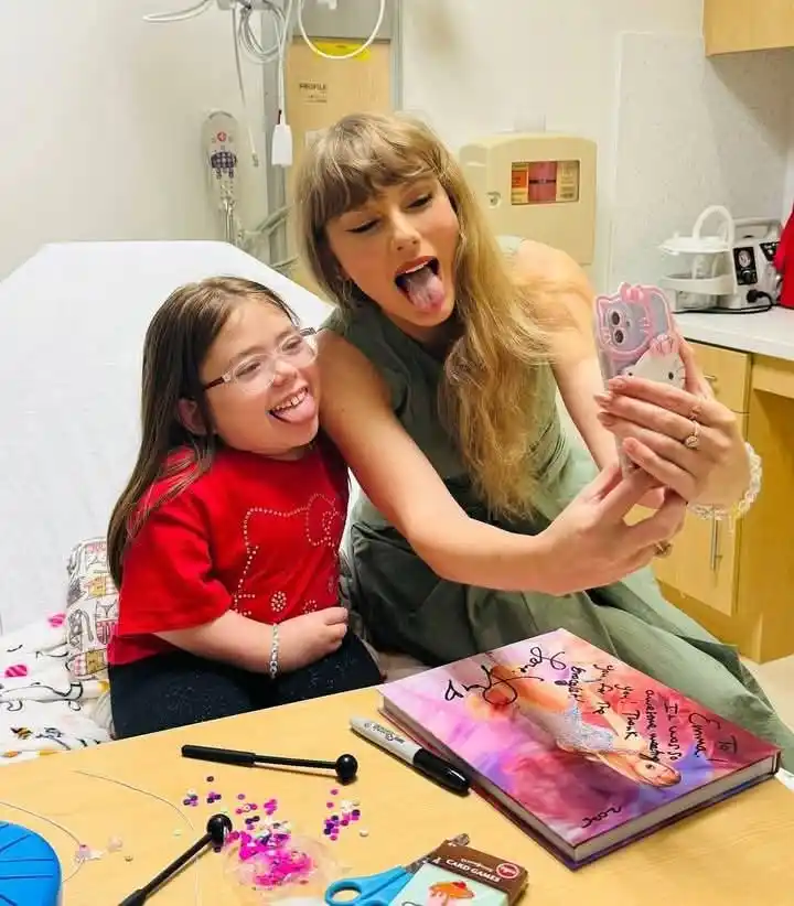 Image from π€ πΊπππππππ π«ππππππ π₯: πͺΆ| Algunas de las dedicatorias que que dejΓ³ Tay a sus fans del hospit...
